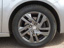 Peugeot 208 PureTech Active Premium