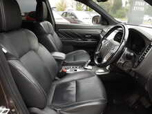 Mitsubishi Outlander PHEV TwinMotor Dynamic
