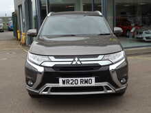 Mitsubishi Outlander PHEV TwinMotor Dynamic