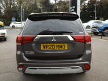 Mitsubishi Outlander PHEV TwinMotor Dynamic