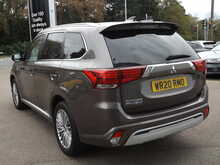 Mitsubishi Outlander PHEV TwinMotor Dynamic