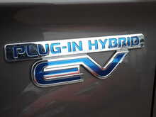 Mitsubishi Outlander PHEV TwinMotor Dynamic
