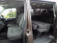 Volkswagen Transporter Shuttle TDI BlueMotion Tech SE