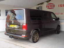 Volkswagen Transporter Shuttle TDI BlueMotion Tech SE