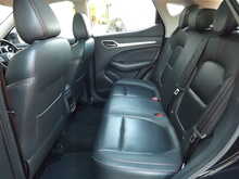 MG MG ZS T-GDI Exclusive