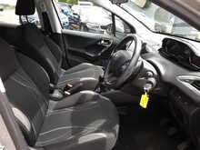 Peugeot 208 VTi Active