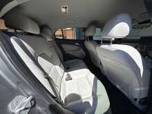 Mercedes-Benz GLA GLA200d Sport