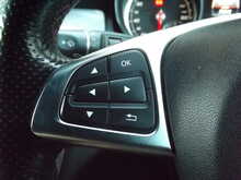 Mercedes-Benz GLA GLA200 AMG Line