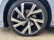 Volkswagen Golf 2024 TDI R-Line - Thumb 18