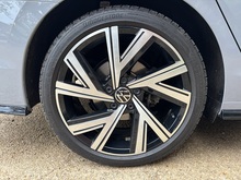 Volkswagen Golf 2024 TDI R-Line - Thumb 34