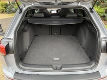 Volkswagen Golf 2024 TDI R-Line - Thumb 17