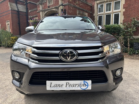 Hilux Icon 4Wd D-4D Dcb Pick Up 2.4 Automatic Diesel