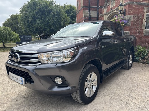 Hilux Icon 4Wd D-4D Dcb Pick Up 2.4 Automatic Diesel