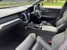 Volvo S60 2022 h T8 R-Design - Thumb 6