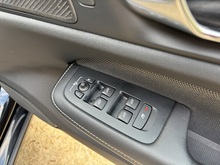 Volvo S60 2022 h T8 R-Design - Thumb 15