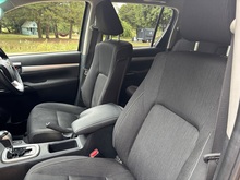 Toyota Hilux 2023 D-4D Icon - Thumb 14