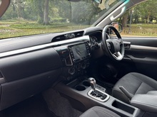 Toyota Hilux 2023 D-4D Icon - Thumb 12