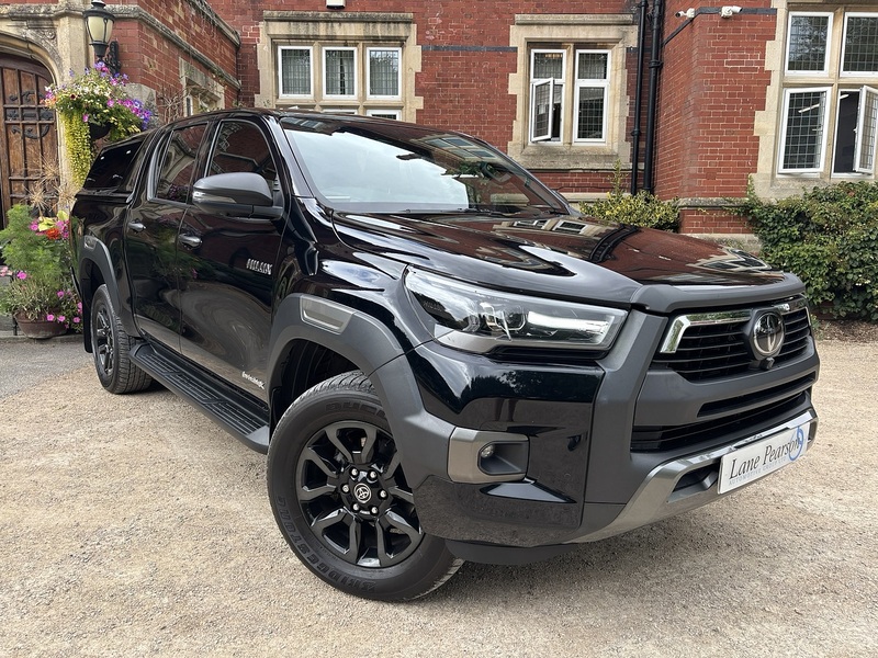 Toyota Hilux D-4D Invincible X