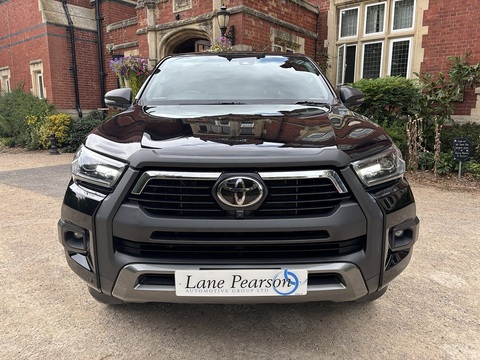 2.8 D-4D Invincible X Pickup Double Cab 4dr Diesel Manual 4WD Euro 6 (s/s) (204 ps)