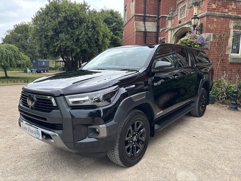 2.8 D-4D Invincible X Pickup Double Cab 4dr Diesel Manual 4WD Euro 6 (s/s) (204 ps)