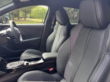 Peugeot E-208 2025 GT - Thumb 14