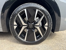 Peugeot E-208 2025 GT - Thumb 8