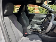 Peugeot E-208 2025 GT - Thumb 19