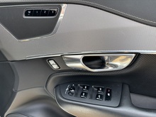 Volvo XC90 2018 D5 PowerPulse R-Design - Thumb 24