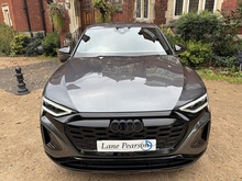 Audi Q8 e-tron 2023 Black Edition - Thumb 8