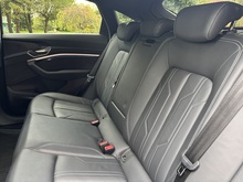 Audi Q8 e-tron 2023 Black Edition - Thumb 27