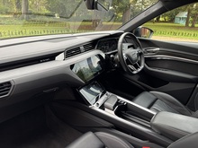 Audi Q8 e-tron 2023 Black Edition - Thumb 16