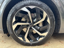Audi Q8 e-tron 2023 Black Edition - Thumb 9