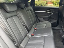 Audi Q8 e-tron 2023 Black Edition - Thumb 19