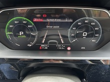 Audi Q8 e-tron 2023 Black Edition - Thumb 17