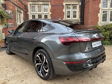 Audi Q8 e-tron 2023 Black Edition - Thumb 7