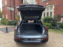 Audi Q8 e-tron 2023 Black Edition - Thumb 26