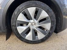 Tesla Model Y 2022 Long Range - Thumb 10