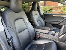 Tesla Model Y 2022 Long Range - Thumb 15