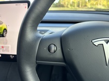 Tesla Model Y 2022 Long Range - Thumb 24