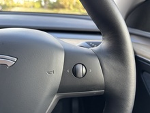 Tesla Model Y 2022 Long Range - Thumb 25