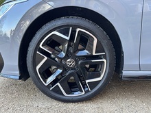 Volkswagen Golf 2025 TSI R-Line - Thumb 12