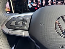 Volkswagen Golf 2025 TSI R-Line - Thumb 18