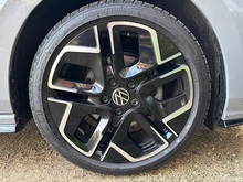 Volkswagen Golf 2025 TSI R-Line - Thumb 30