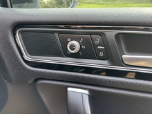 Volkswagen Touareg 2016 TDI V6 BlueMotion Tech R-Line - Thumb 24