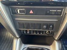 Mitsubishi L200 2021 DI-D DC Barbarian - Thumb 32