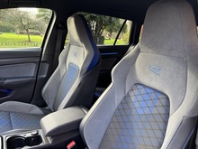 Volkswagen Golf 2023 TSI R - Thumb 15
