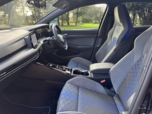 Volkswagen Golf 2023 TSI R - Thumb 9