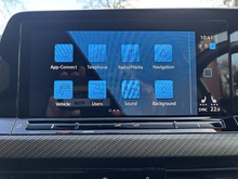 Volkswagen Golf 2023 TSI R - Thumb 26