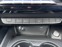 Audi A4 Avant 2019 TFSI Black Edition - Thumb 16