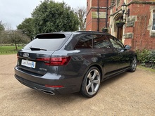 Audi A4 Avant 2019 TFSI Black Edition - Thumb 3
